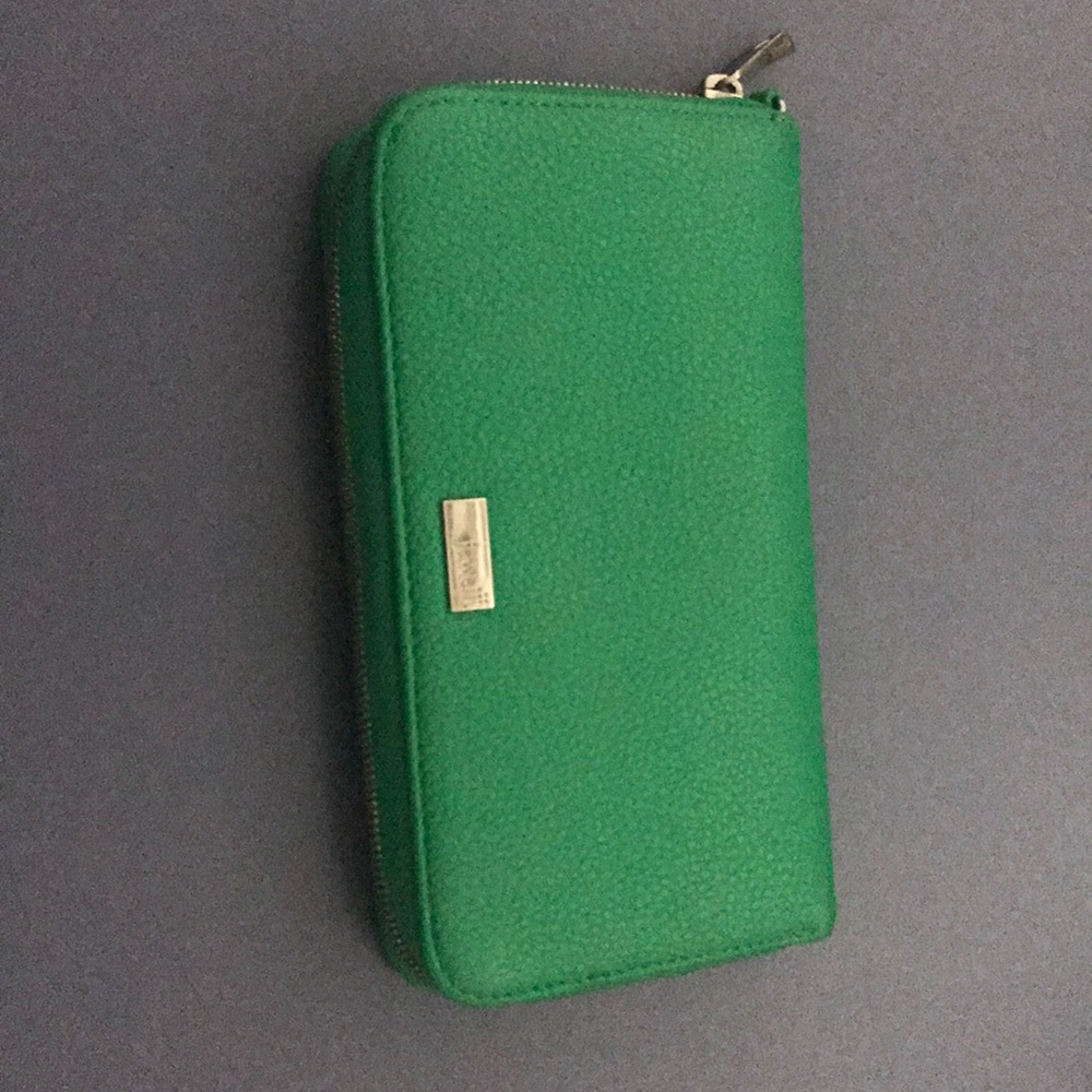 Thirty-One Green All About the Benjamins wallet